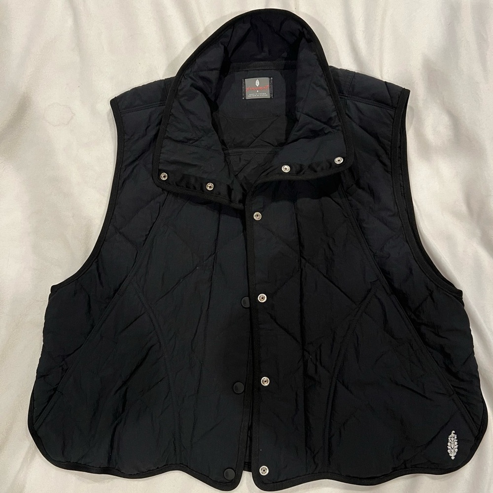 Free People Quinn Quilted Puffer Vest in Black Size S
